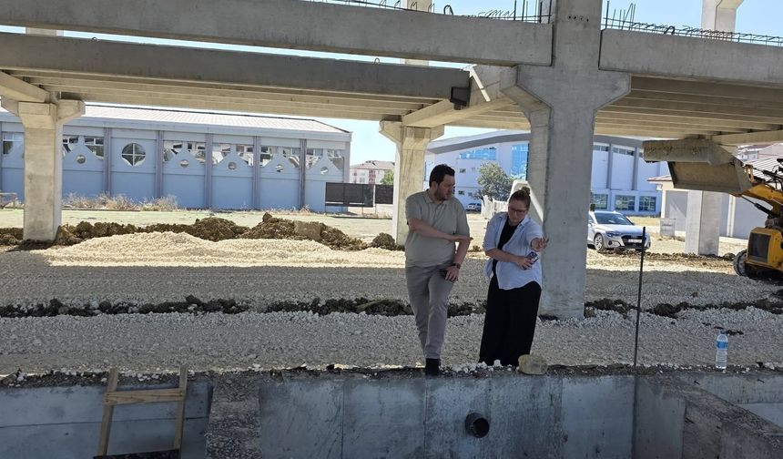 Pınarhisar’da Yüzme Havuzunda Çalışmalar Sürüyor