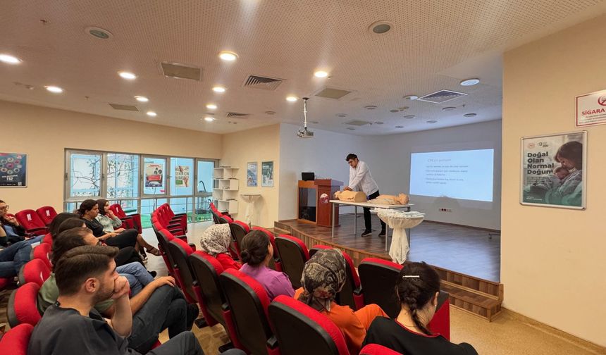 Babaeski Devlet Hastanesi Personeline CPR ve İleri Yaşam Desteği Eğitimi