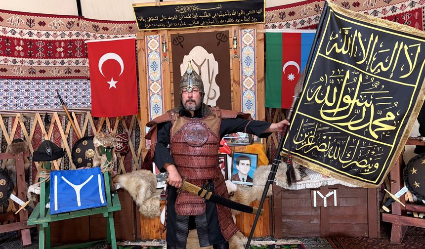 Kendi kurduğu otağında Malazgirt Zaferi'nin 955. yıl dönümünü kutladı