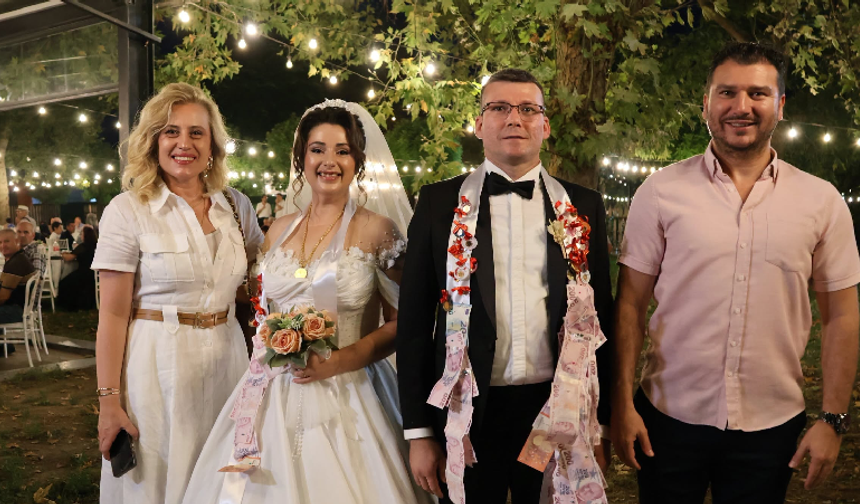 Başkan Yayla, Müjgan ve Sezgin’in Düğününe Katıldı