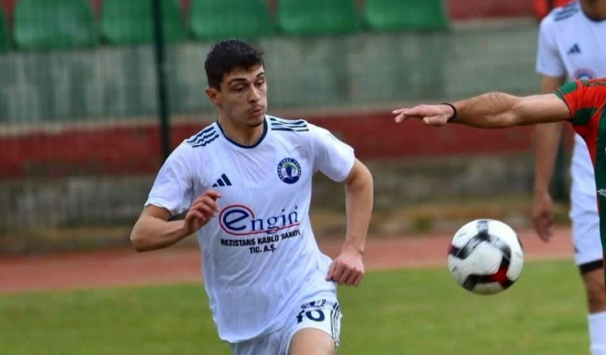 Baştar, Yeni Sezonda da Üsküpspor Forması Giyecek