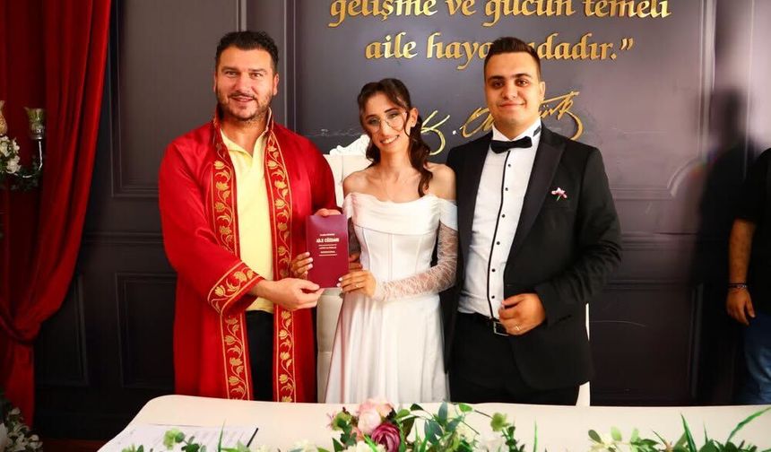 Başkan Yayla, Özlem ve Onur’un Nikahını Kıydı