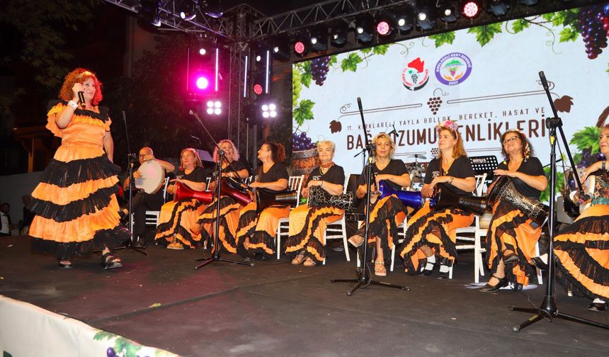 Hür Kadınlar Ritim Grubu Şenliğe Renk Kattı