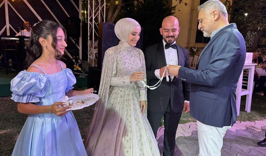 Milletvekili Sarıçam, Elif Nur ve Kaan’ın Nişanına Katıldı