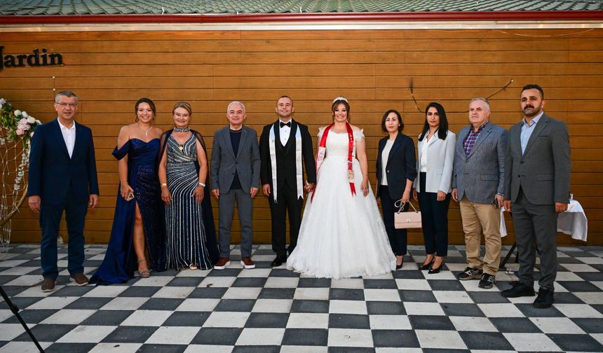 Vali Turan, Çağla ve Mesut Nafiz Çiftinin Düğününe Katıldı