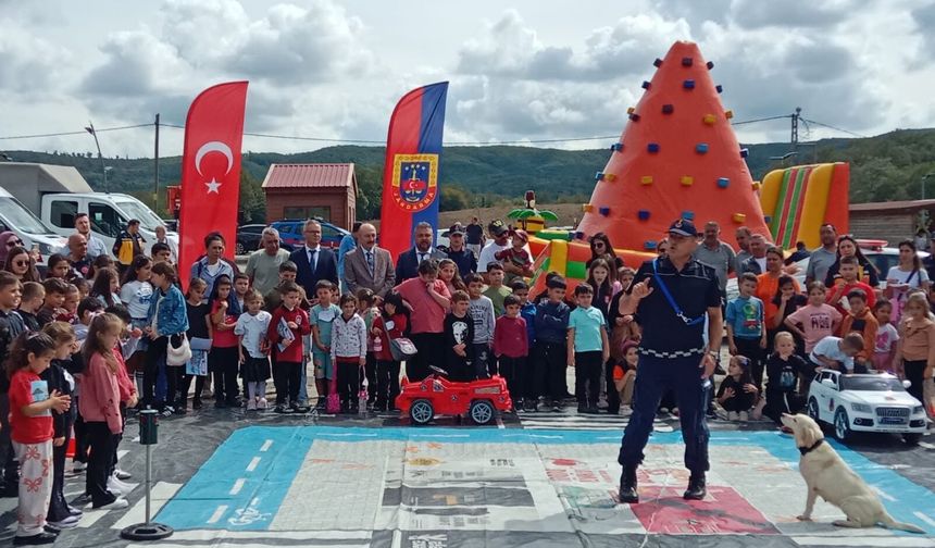 Demirköy’de Çocuk Şenliği Coşkuyla Gerçekleştirildi