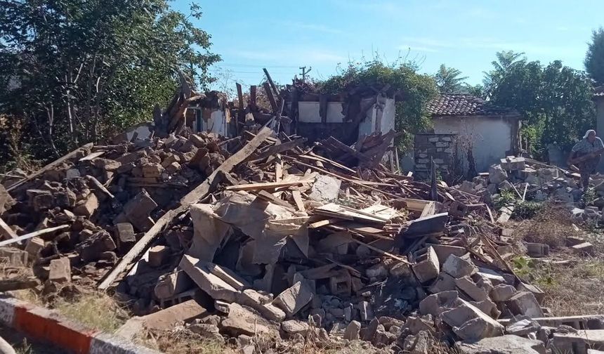 Kavaklı’da Metruk Binalar Yıkılıyor