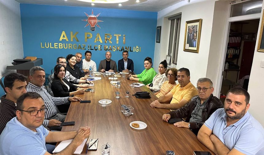 AK Parti Lüleburgaz Teşkilatı Haftalık Toplantısını Düzenledi