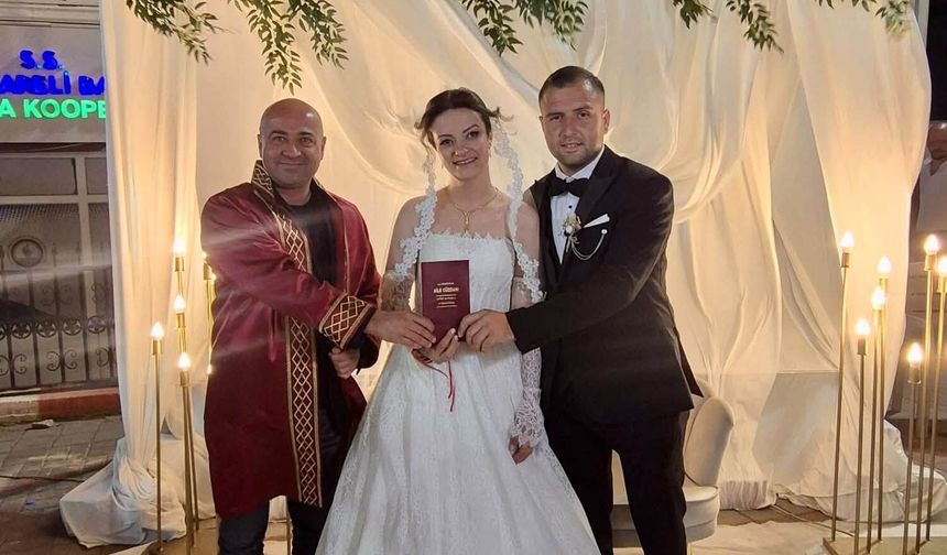 Başkan Ufuk İn, Dilek ve Onur’un Nikahını Kıydı