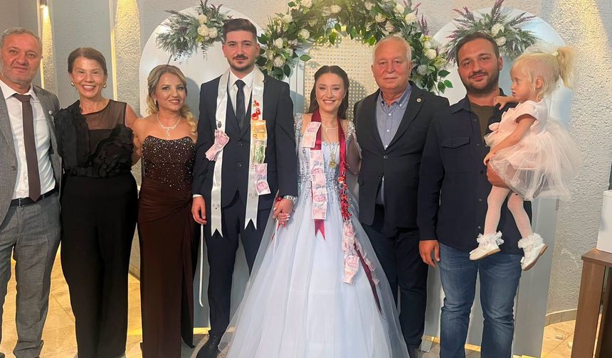 Özkan, Betül ve Burak’ın Nişan Törenine Katıldı