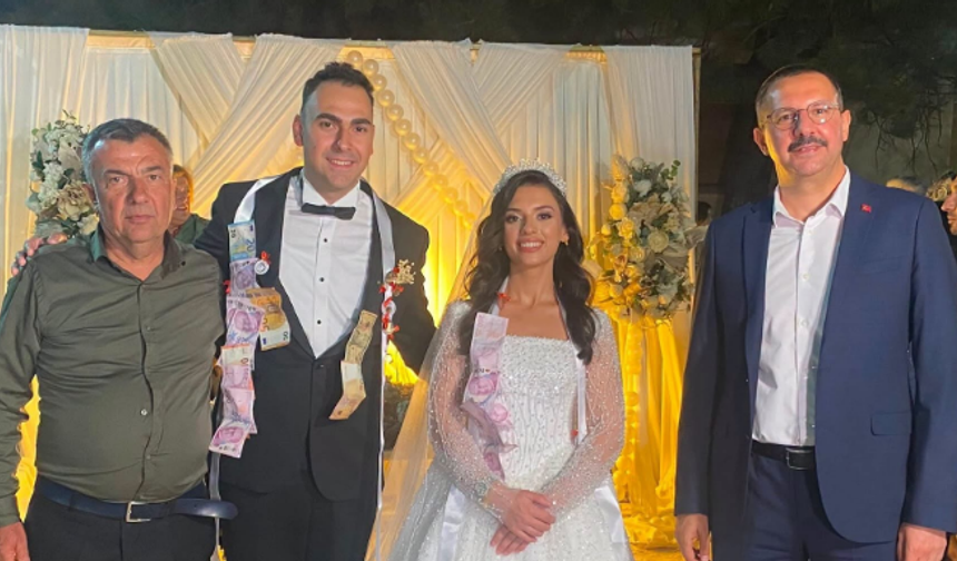 Kaymakam Özderin, Batıkan ve Gamze Nur’un Düğününe Katıldı