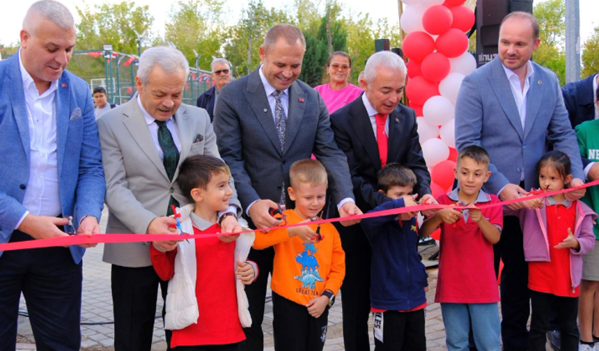 Cumhuriyet Mahallesi Spor ve Yaşam Parkı Hizmete Açıldı