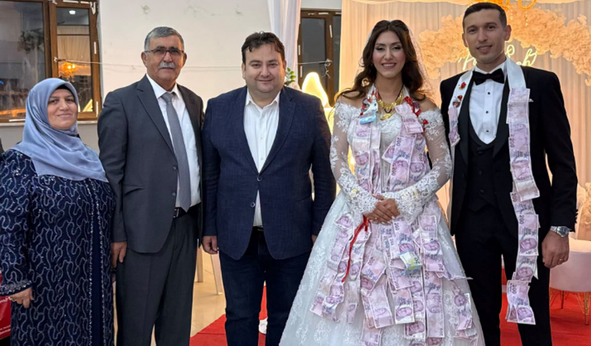 Başkan Gün, Recep ve Kübra’nın Düğününe Katıldı