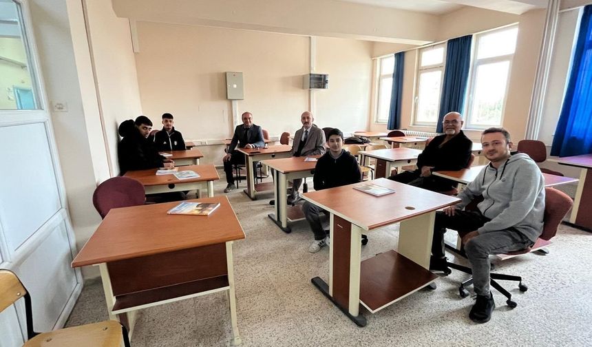 Müdür Altınöz’den Mesleki Eğitim Merkezine Ziyaret