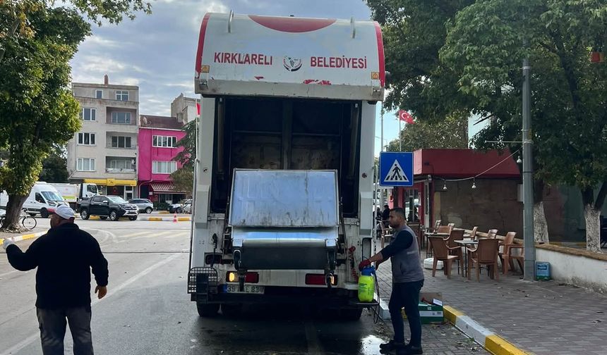 Pehlivanköy’de Çöp Konteynerleri Yıkanıyor