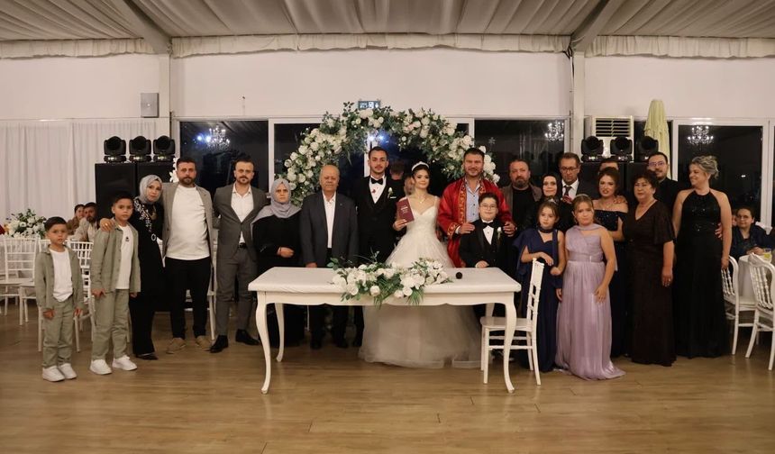 Başkan Yayla, Melike ve Muratcan Çiftinin Nikahını Kıydı