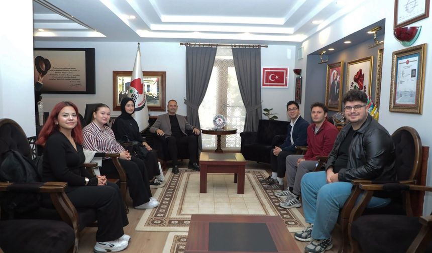 Başkan Bulut, Kırklareli Üniversitesi Tiyatro Kulübünü Ağırladı