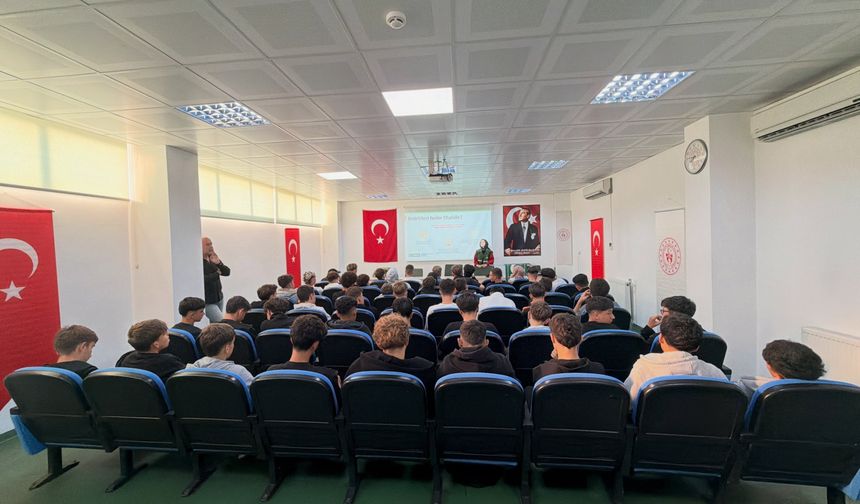 Kırklarelispor Altyapısına Teknoloji Bağımlılığı Eğitimi