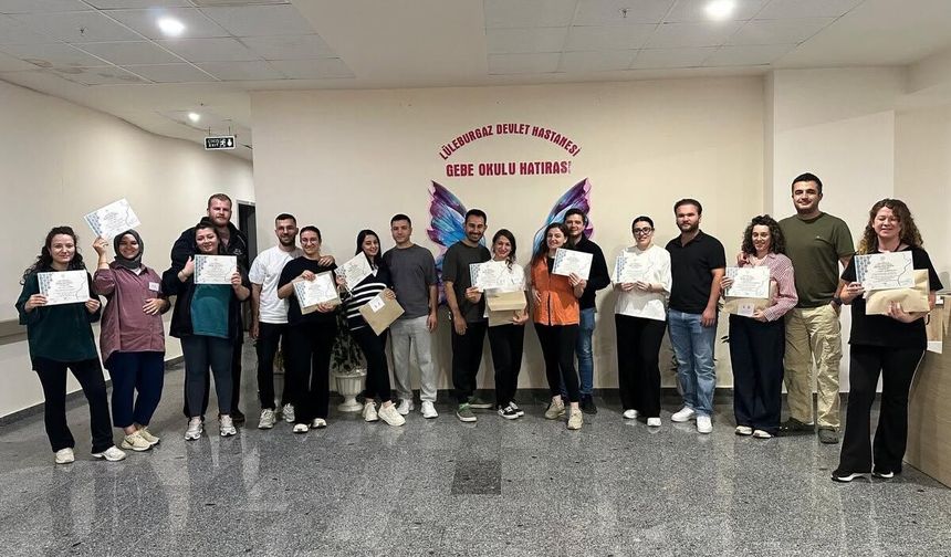 Lüleburgaz Devlet Hastanesi Gebe Okulu’nda Eylül Ayı Eğitimi Tamamlandı