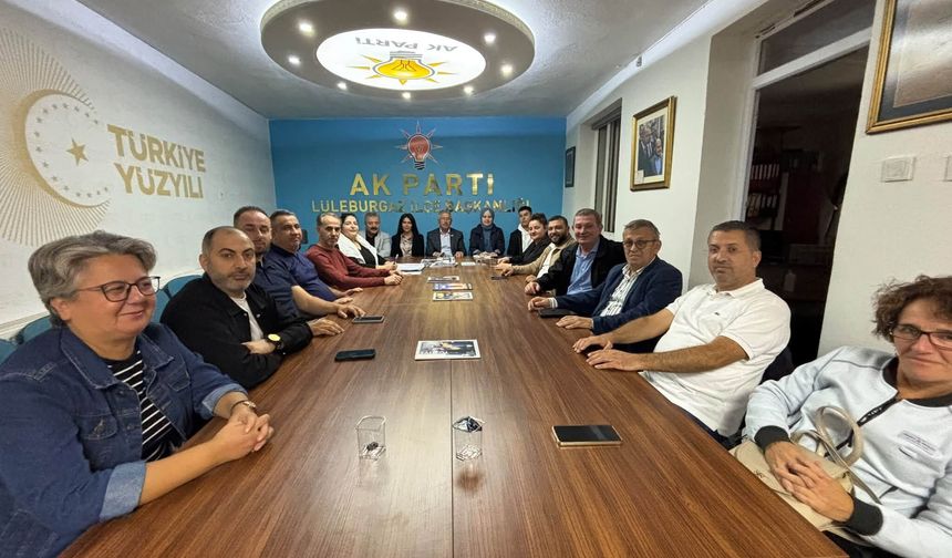 AK Parti Lüleburgaz’da Haftalık Yönetim Kurulu Toplantısı