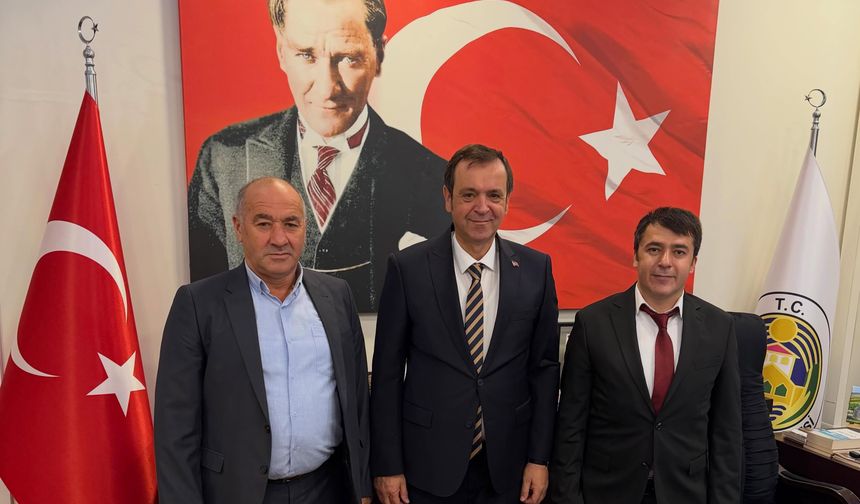 Başkan Özalp, Tarım Kredi Kooperatifi Yöneticilerini Ağırladı