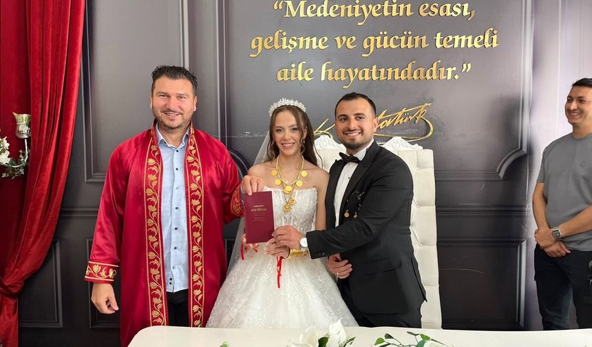 Başkan Yayla, Büşra ve Eniscan’ın Nikâhını Kıydı