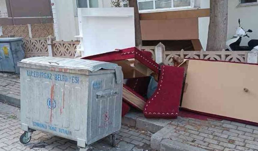 Lüleburgaz’da Kaldırıma Mobilya Bırakana Ceza