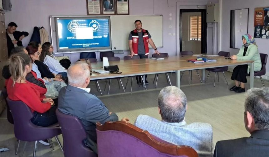 Öğretmenlere Çocuklar Güvende Programı Eğitimi Verildi
