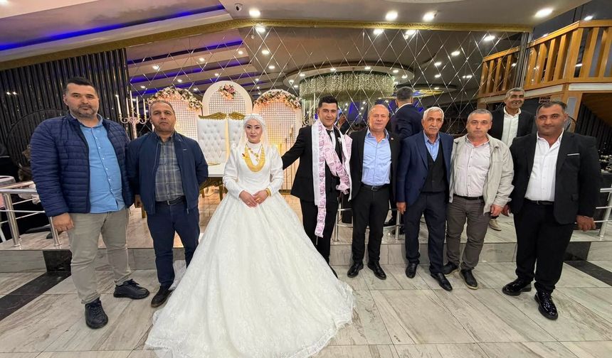 Başkan Çamlıca, Dilek ve Vedat’ın Düğününe Katıldı