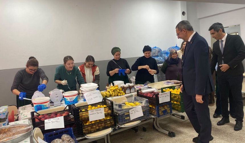 Kaymakam Özderin’den Cevizköy Ortaokulundaki Kermese Ziyaret
