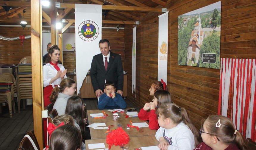Vize’de Çocuklar Cumhuriyet Bayramı İçin Ayraç Hazırladı