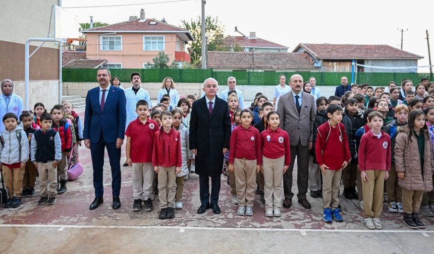 Vali Turan’dan Kaynarca İlkokuluna Ziyaret