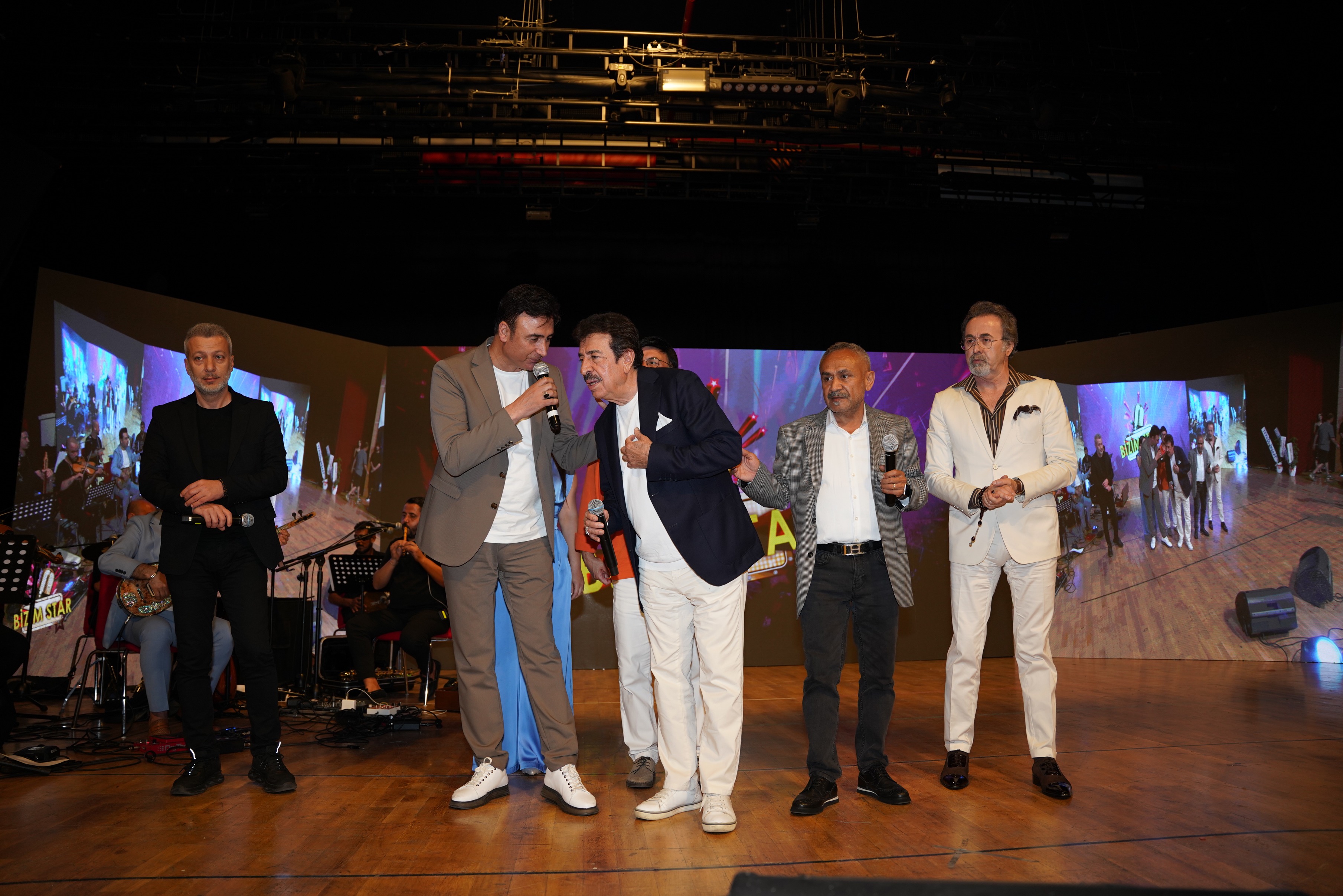 Bizim Star Sahne 1