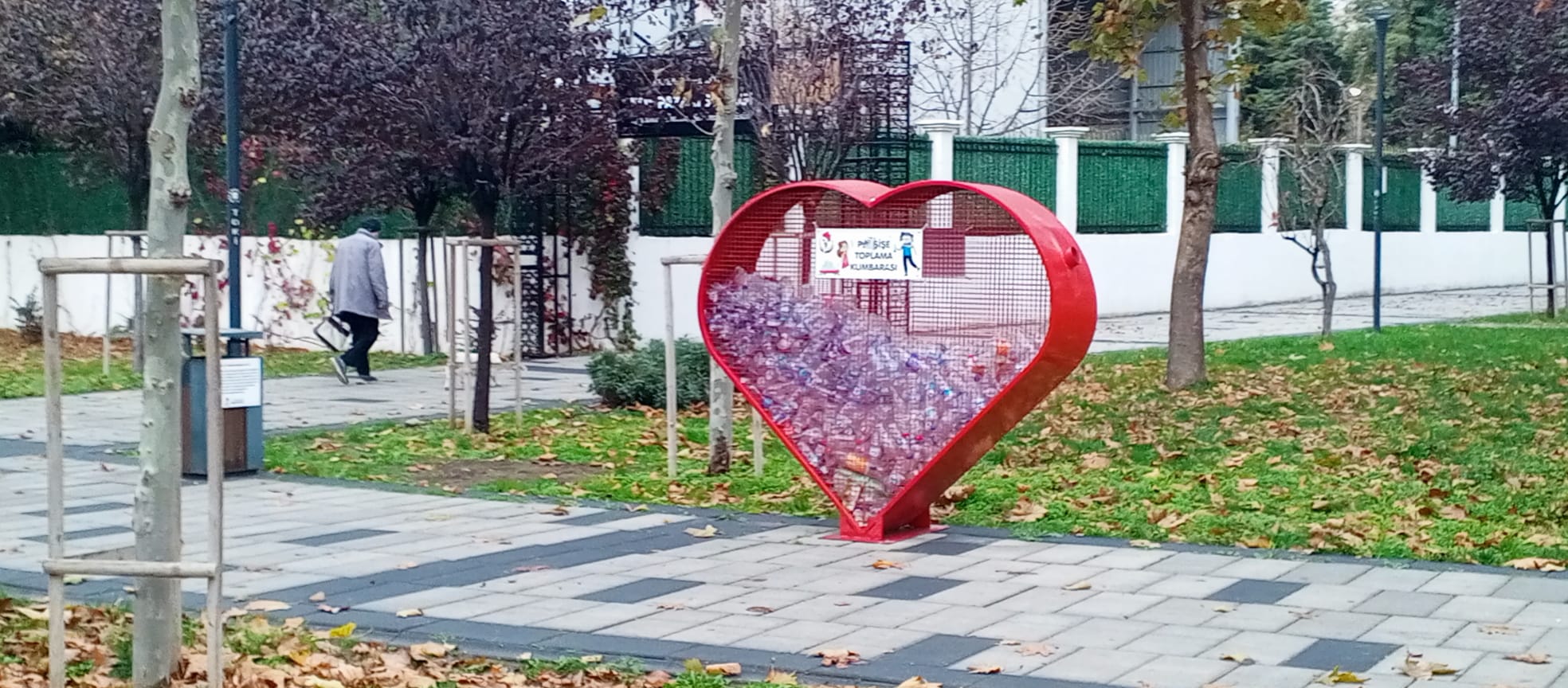 F518Fc3F 5593 48F3 Bb67 15E3Bbbc38Ae