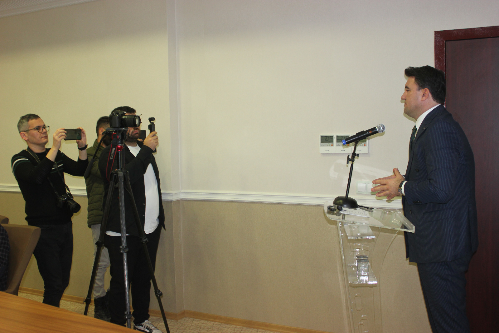 4Ee10Be6 2090 4Cde 9D8B 2C45537B330D