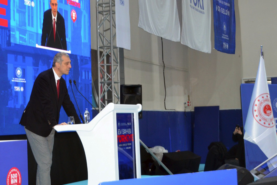 8Ed185D1 A5Be 4215 8471 Dfff32F48B42-2