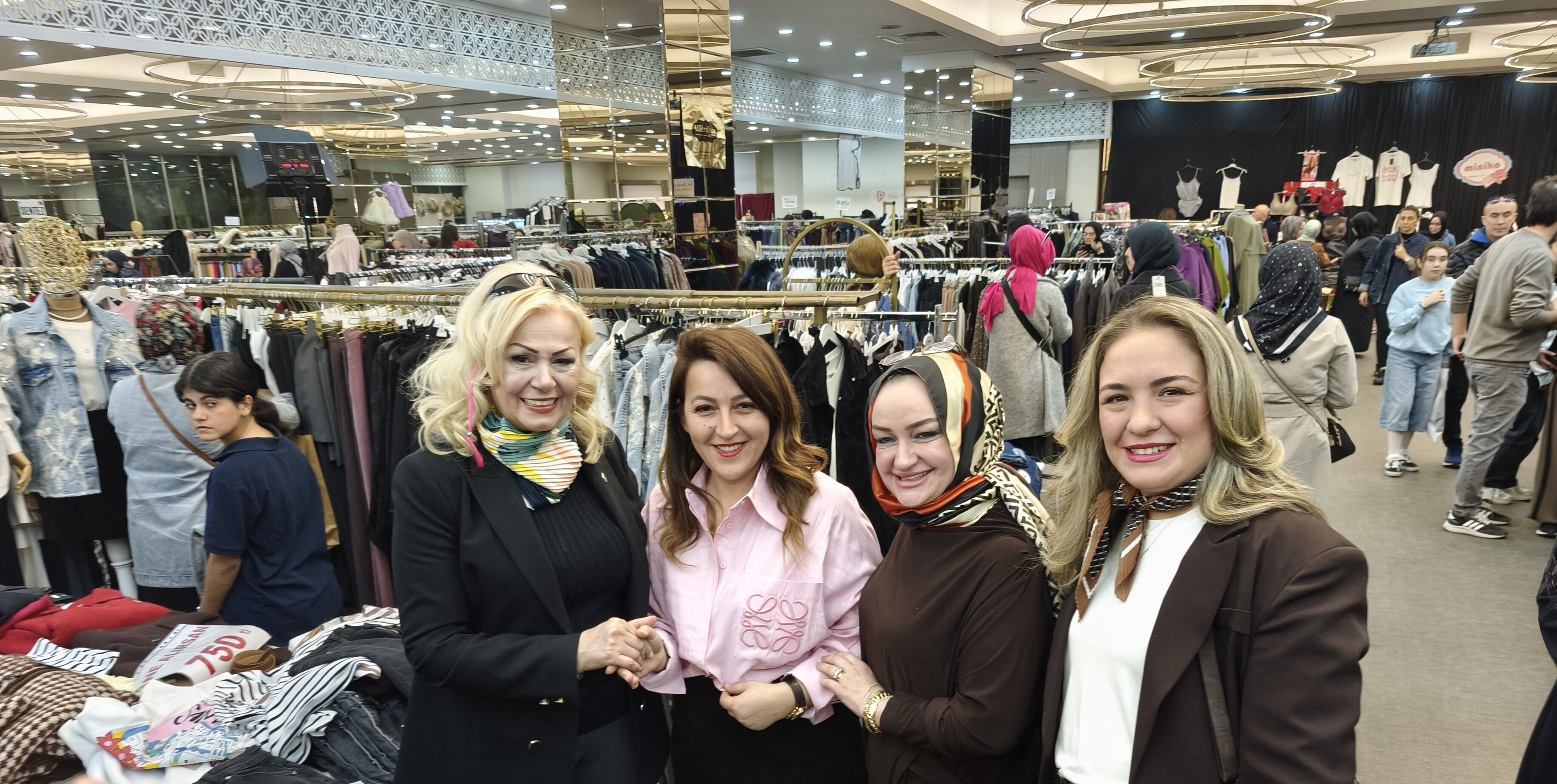 Nesri̇n Akkoç Sakaryali Hanimlar Festi̇valden