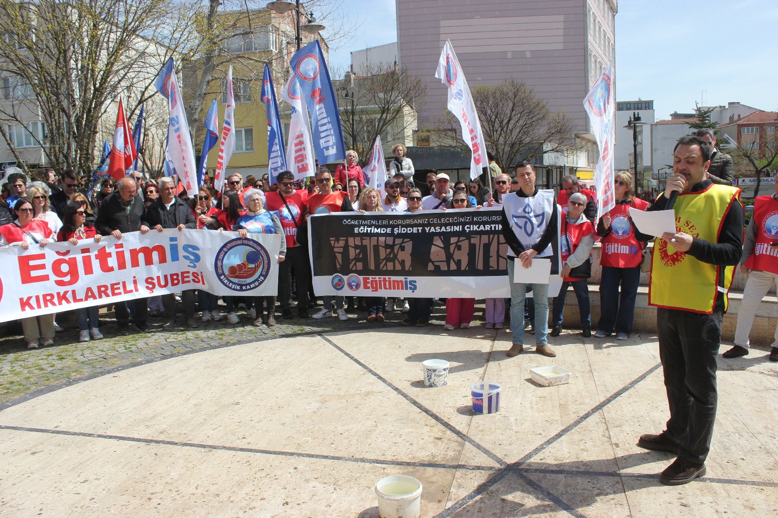 Cc2B7440 947F 4C72 Bf3D 9Cbf1Ff7D72D