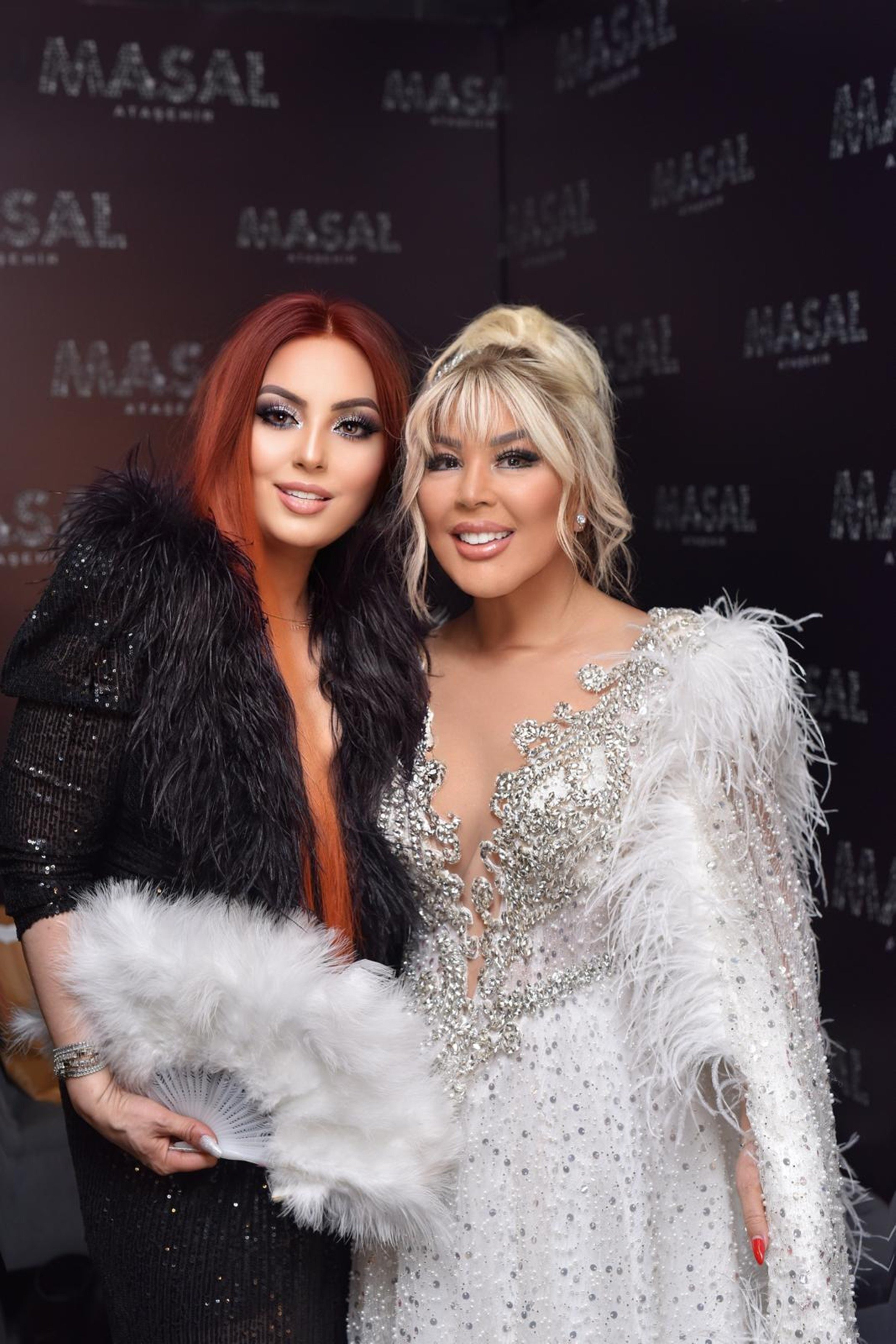 Safiye Soyman'a Masalsı Kostüm