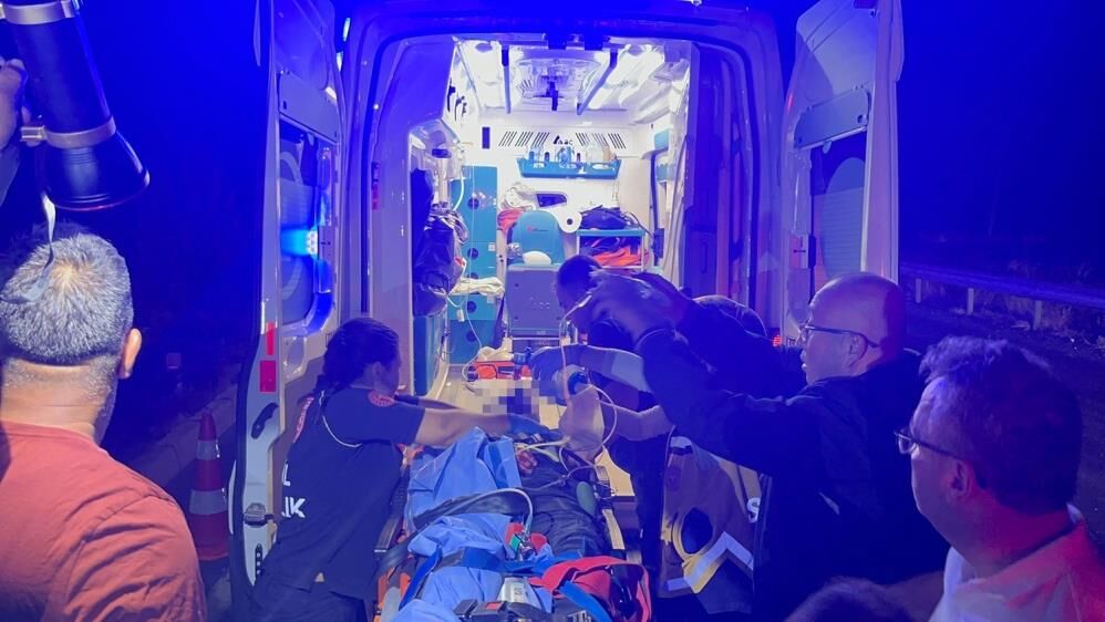 Kula’da kamyonet tıra arkadan çarptı: 1 ölü, 4 ağır yaralı