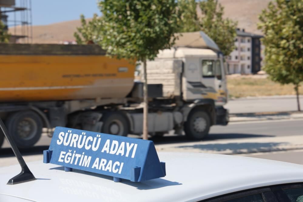 Dolandırıcıların 'Sınavsız ehliyet' oyunu bu kez pes dedirtti