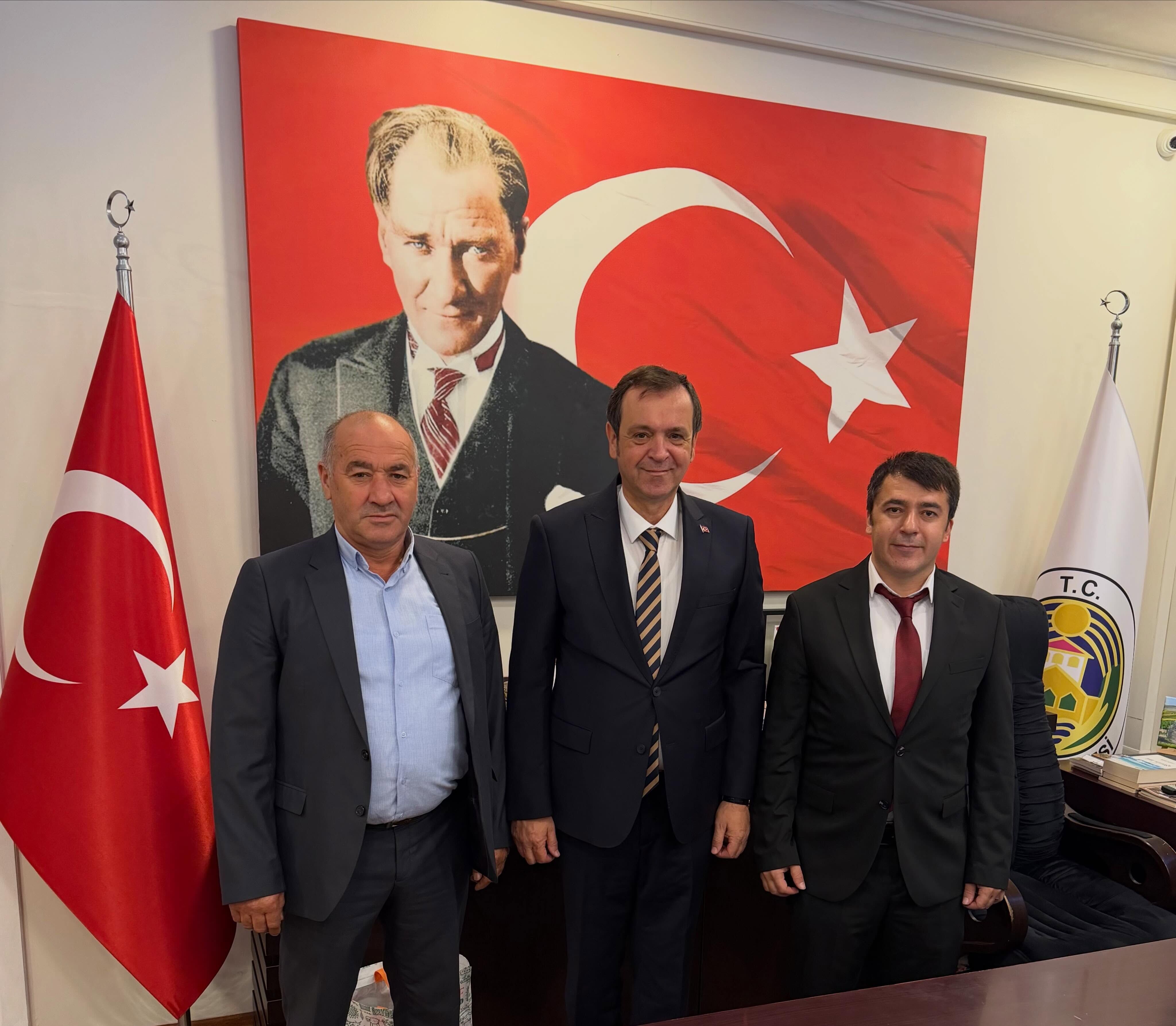 Başkan Özalp, Tarım Kredi Kooperatifi Yöneticilerini Ağırladı