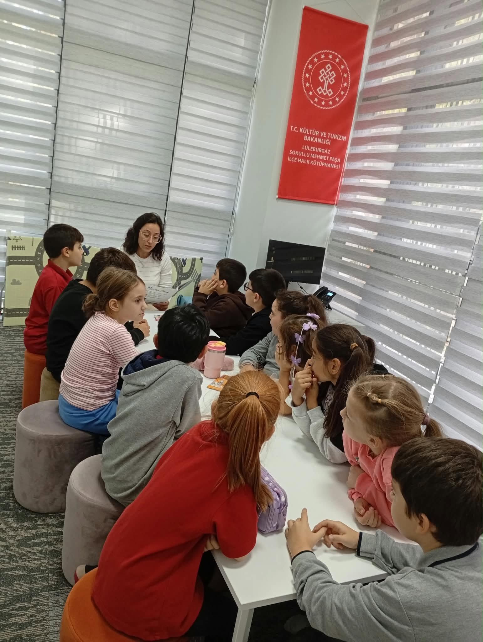Çocuklar Masal Saatinde “Pofuduk Rakun” ile Buluştu