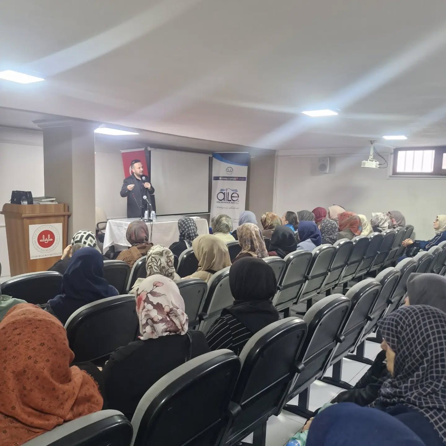 Lüleburgaz’da 65 Umre Yolcusuna Eğitim Semineri Düzenlendi
