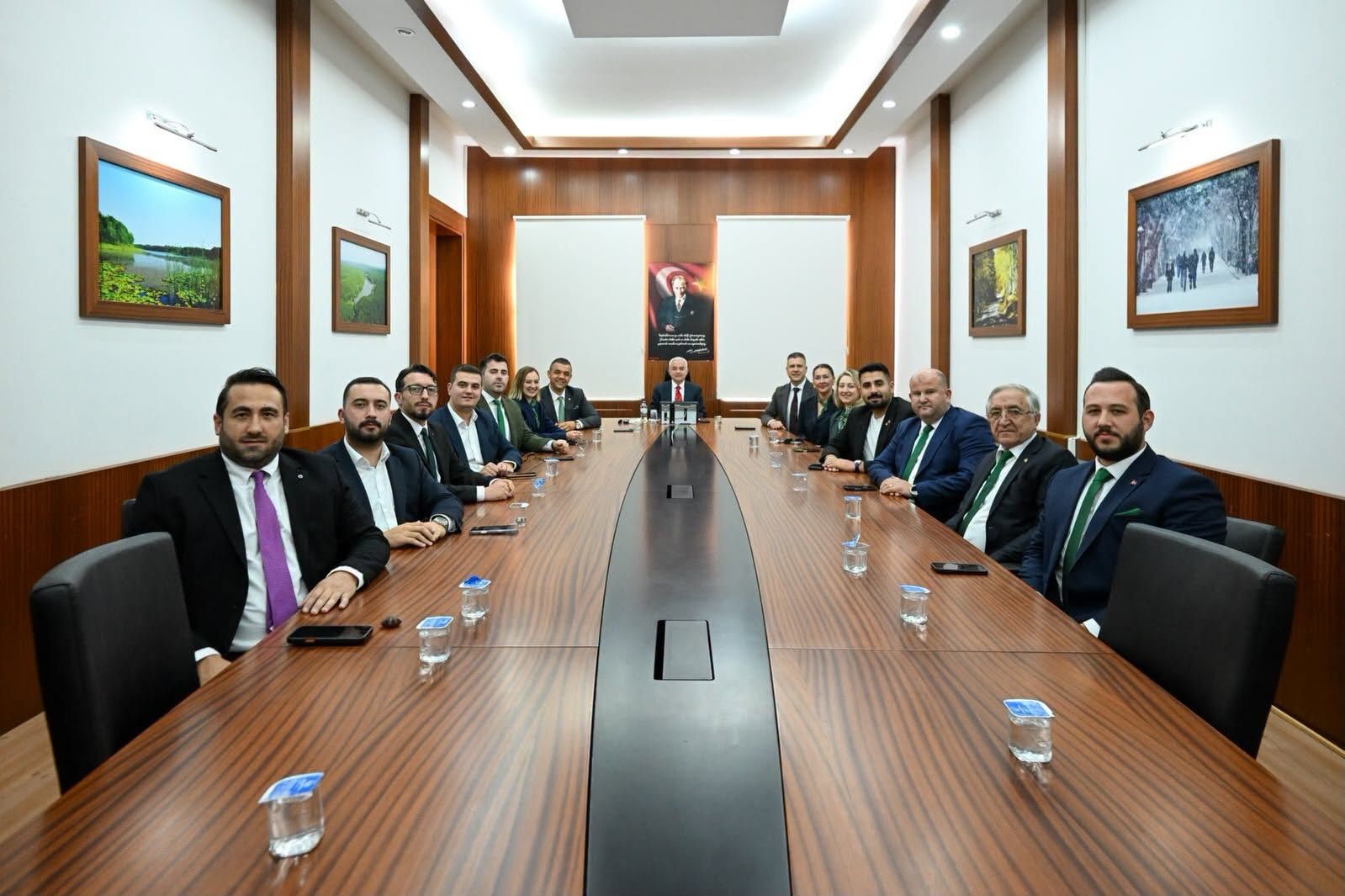 Vali Turan, İş İnsanı Erdinç Nişikli’yi Kabul Etti