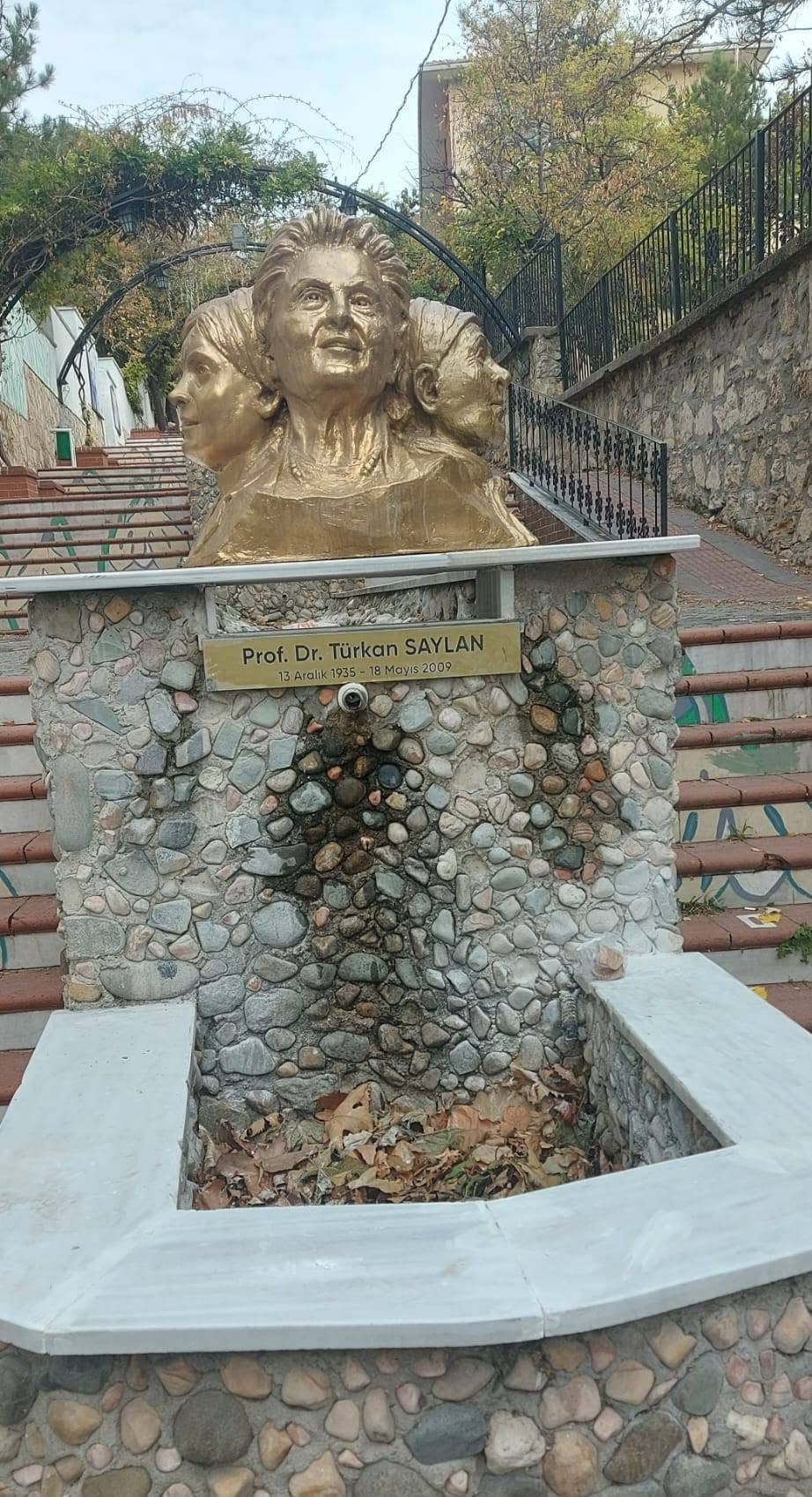 Kırklareli’nde Türkan Saylan Büstü ve Çevresi Yenilendi